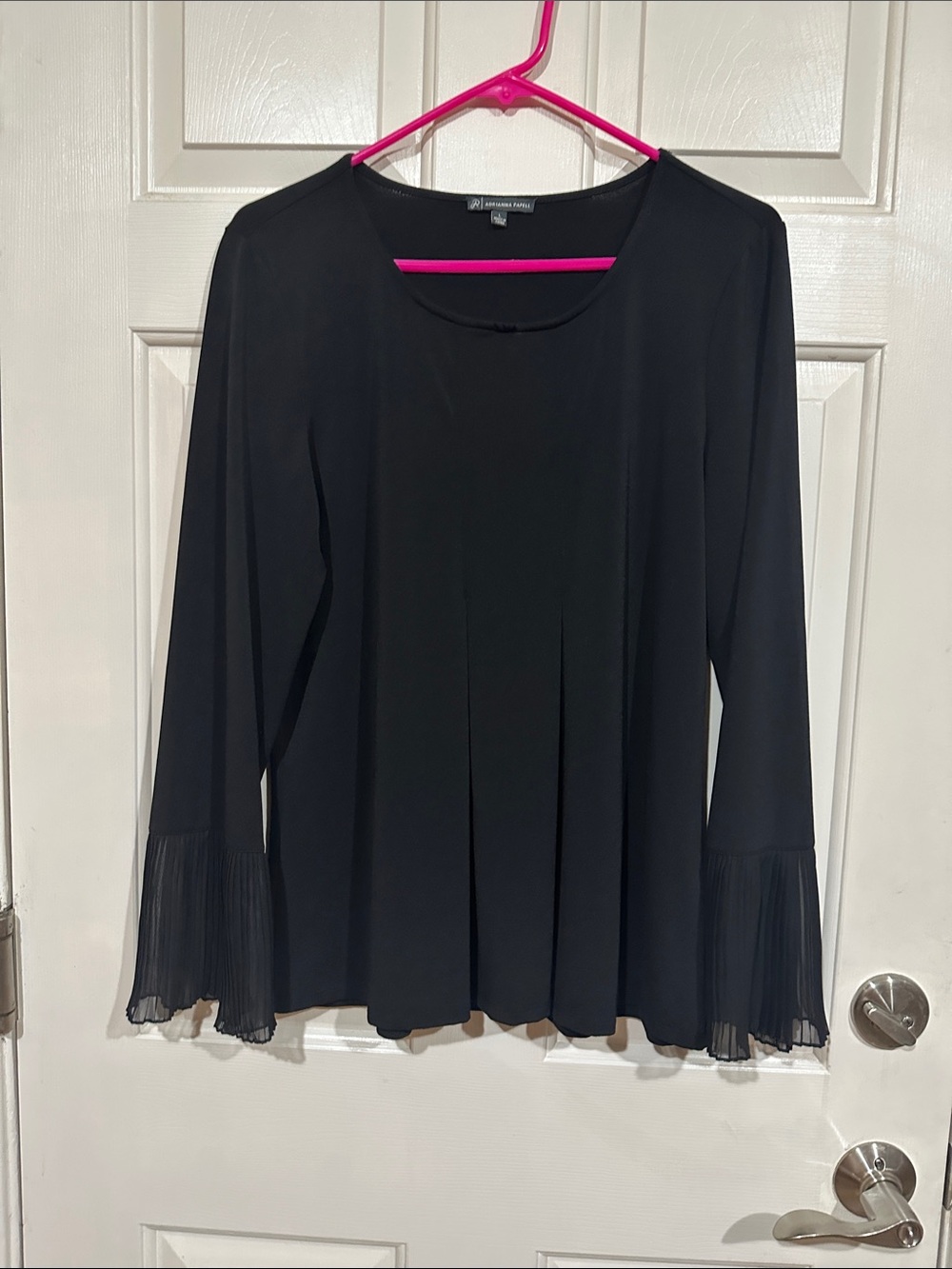 Adrianna Papell Black Pleated-Sleeve Blouse